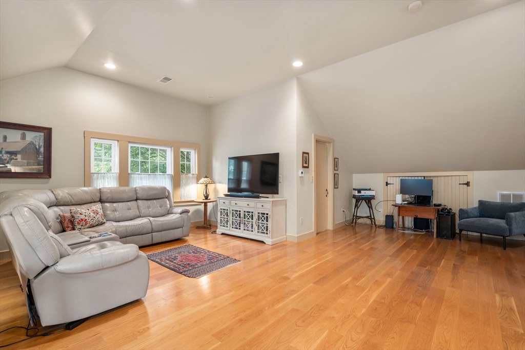 18 Shears Street Wrentham, MA 02093 - Photo 14 of 42