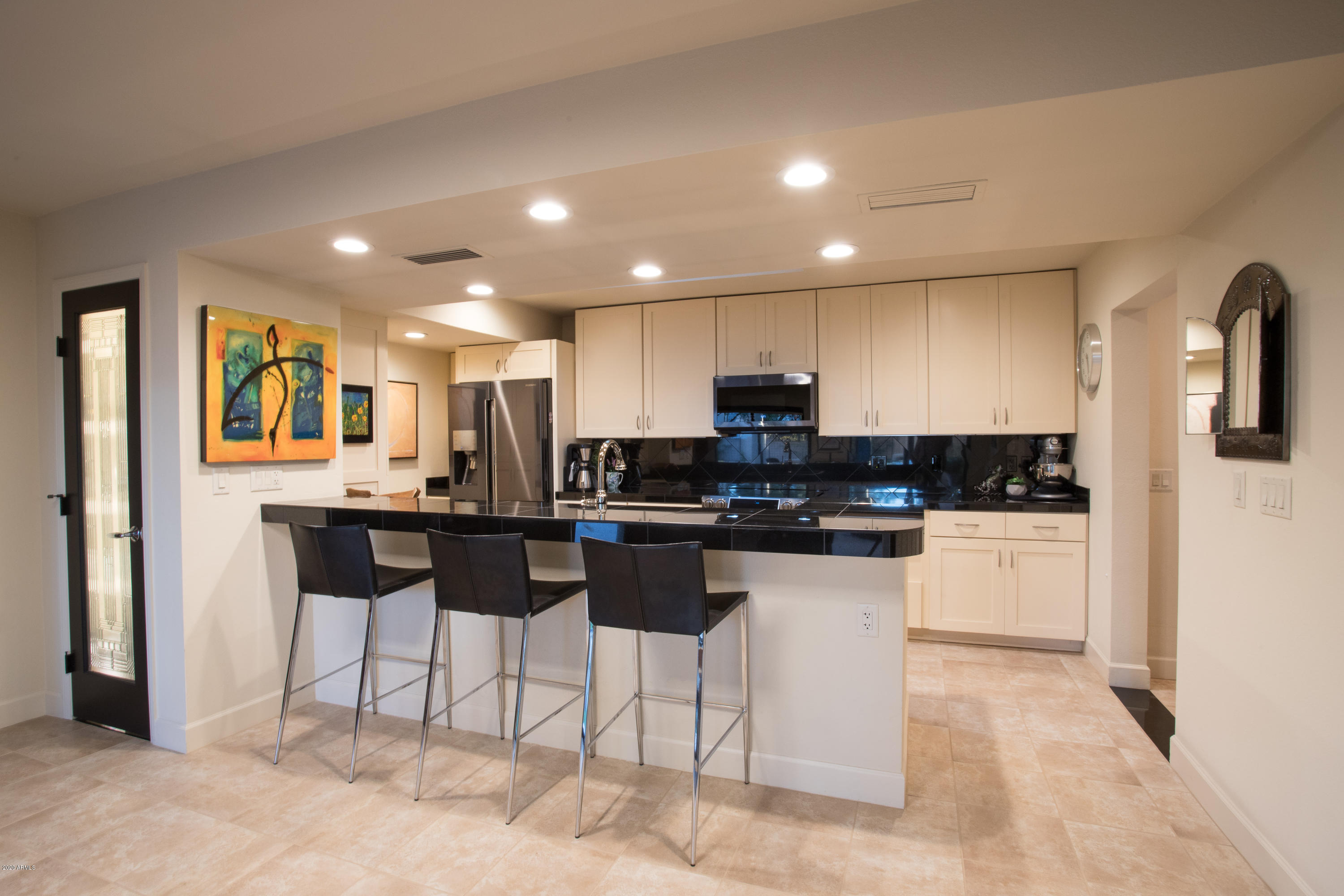 5309 North 24th Place Phoenix, AZ 85016 - Photo 11 of 49 Enjoy the Breakfast Bar