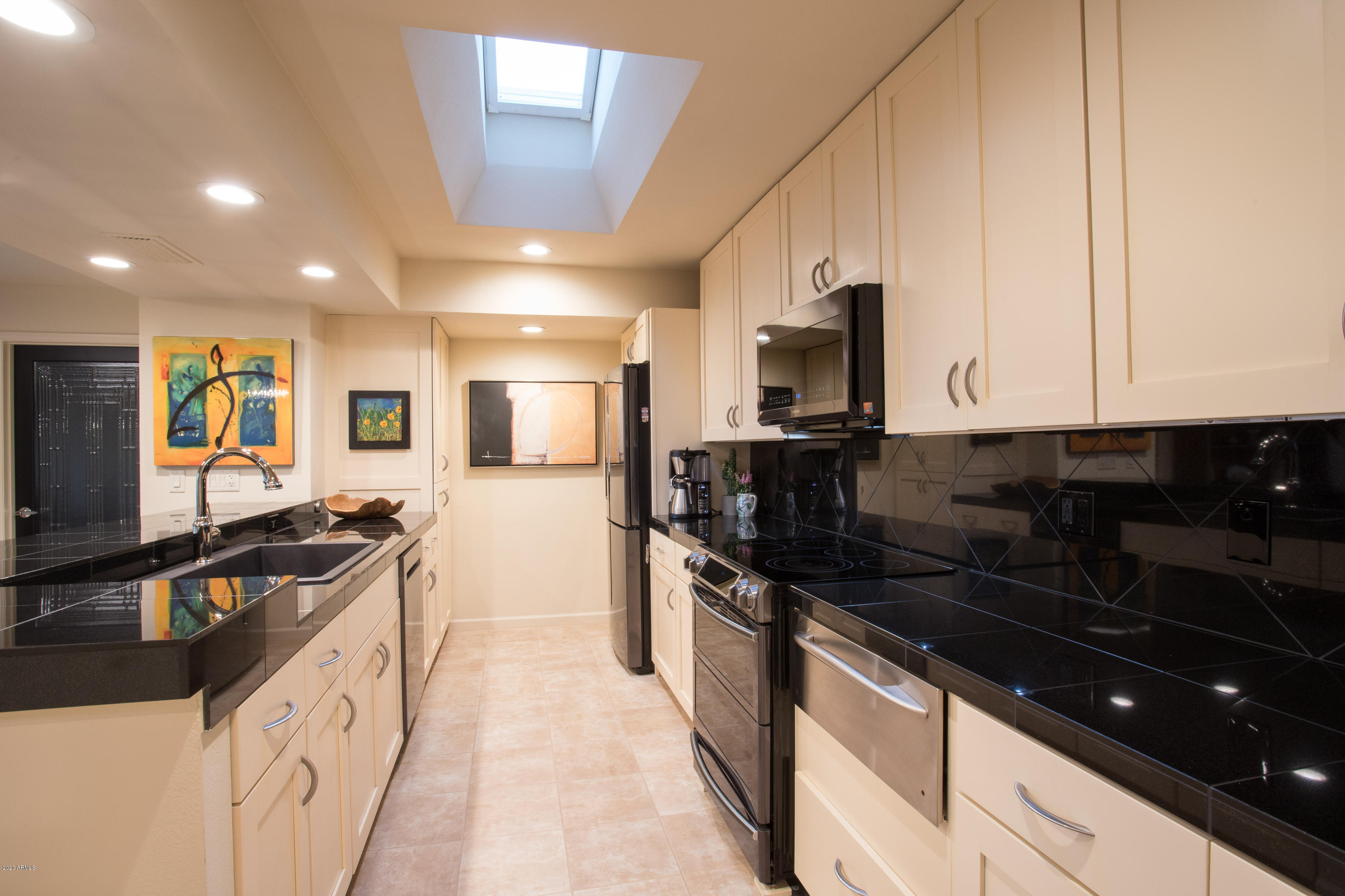 5309 North 24th Place Phoenix, AZ 85016 - Photo 12 of 49 Tons of Cabinet Space