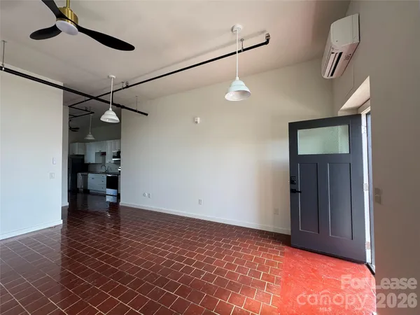 $1,295 | 510 South College Street, Unit 120, Morganton, NC 28655