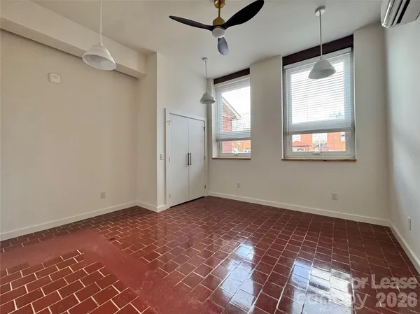 $1,295 | 510 South College Street, Unit 120, Morganton, NC 28655