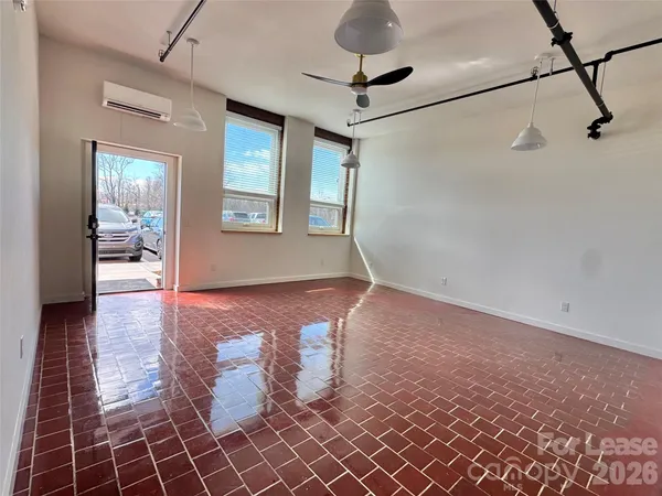 $1,295 | 510 South College Street, Unit 120, Morganton, NC 28655