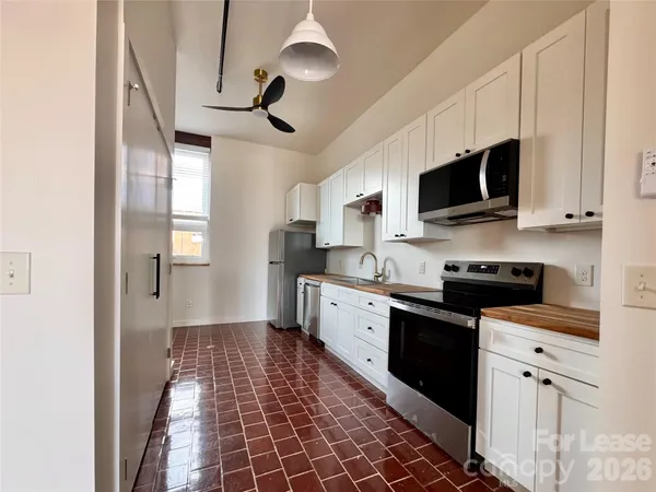 $1,295 | 510 South College Street, Unit 120, Morganton, NC 28655