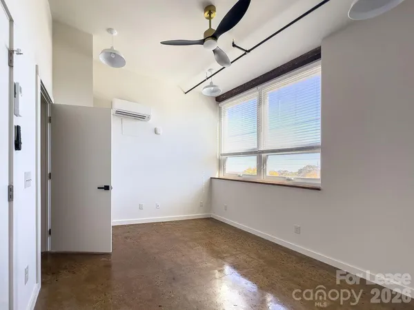 $1,295 | 510 South College Street, Unit 120, Morganton, NC 28655