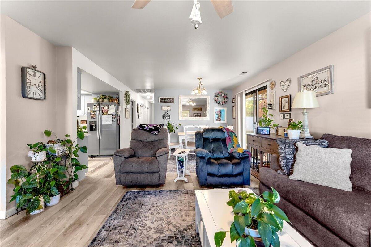 2861 Shotwick Trail Redding, CA 96002 - Photo 9 of 47 10-DSC02777