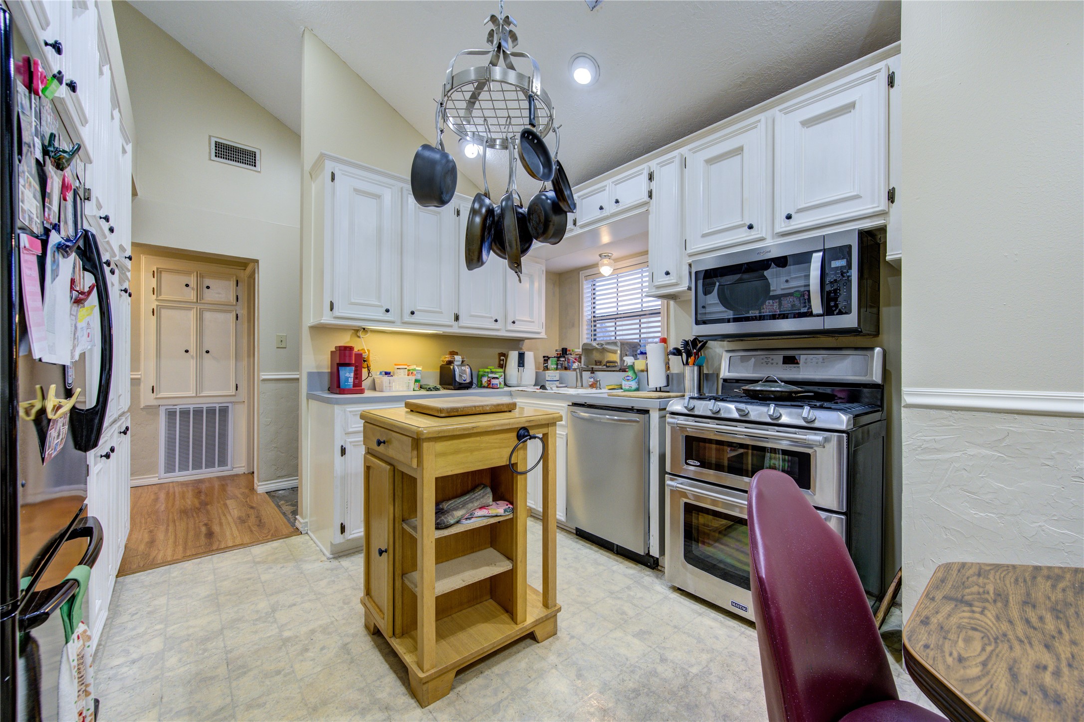 11217 Todd Street Houston, TX 77055 - Photo 13 of 49 Kitchen