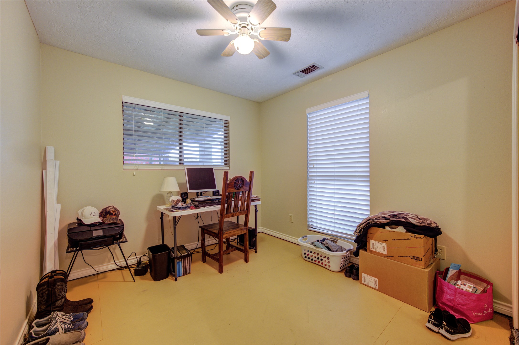 11217 Todd Street Houston, TX 77055 - Photo 29 of 49 a room with musical instruments