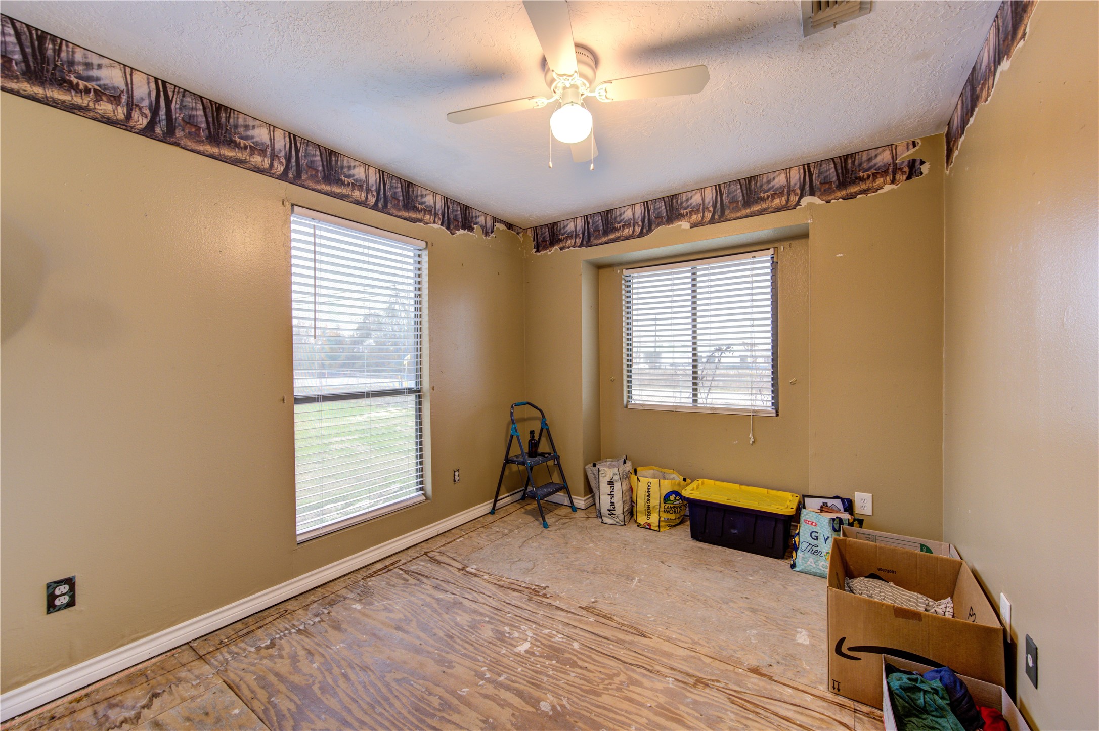11217 Todd Street Houston, TX 77055 - Photo 31 of 49 a bedroom with furniture and a window