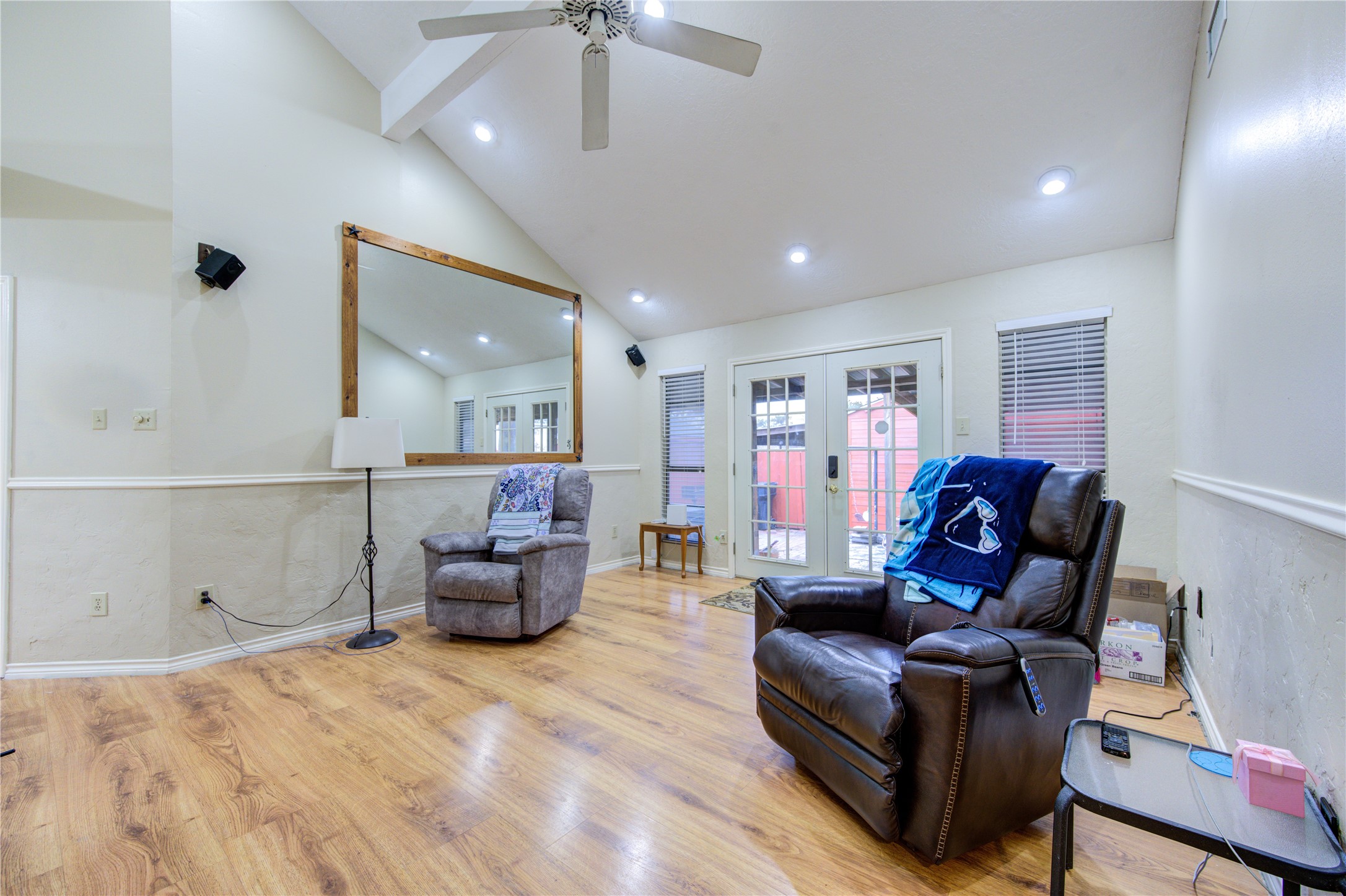 11217 Todd Street Houston, TX 77055 - Photo 7 of 49 Living Room/Waiting Room