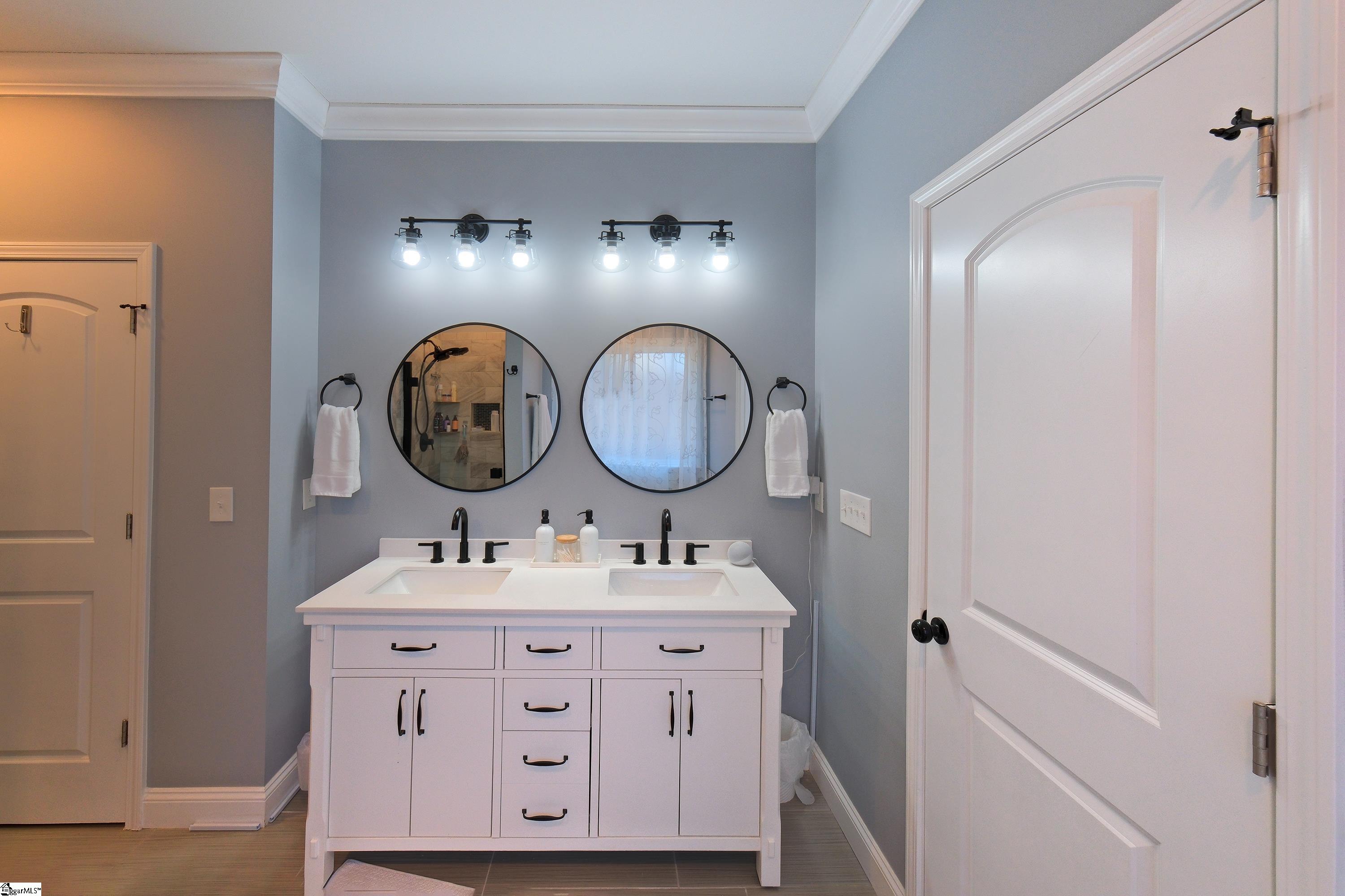 206 East Tucker Street Landrum, SC 29356 - Photo 12 of 20 Dual vanities