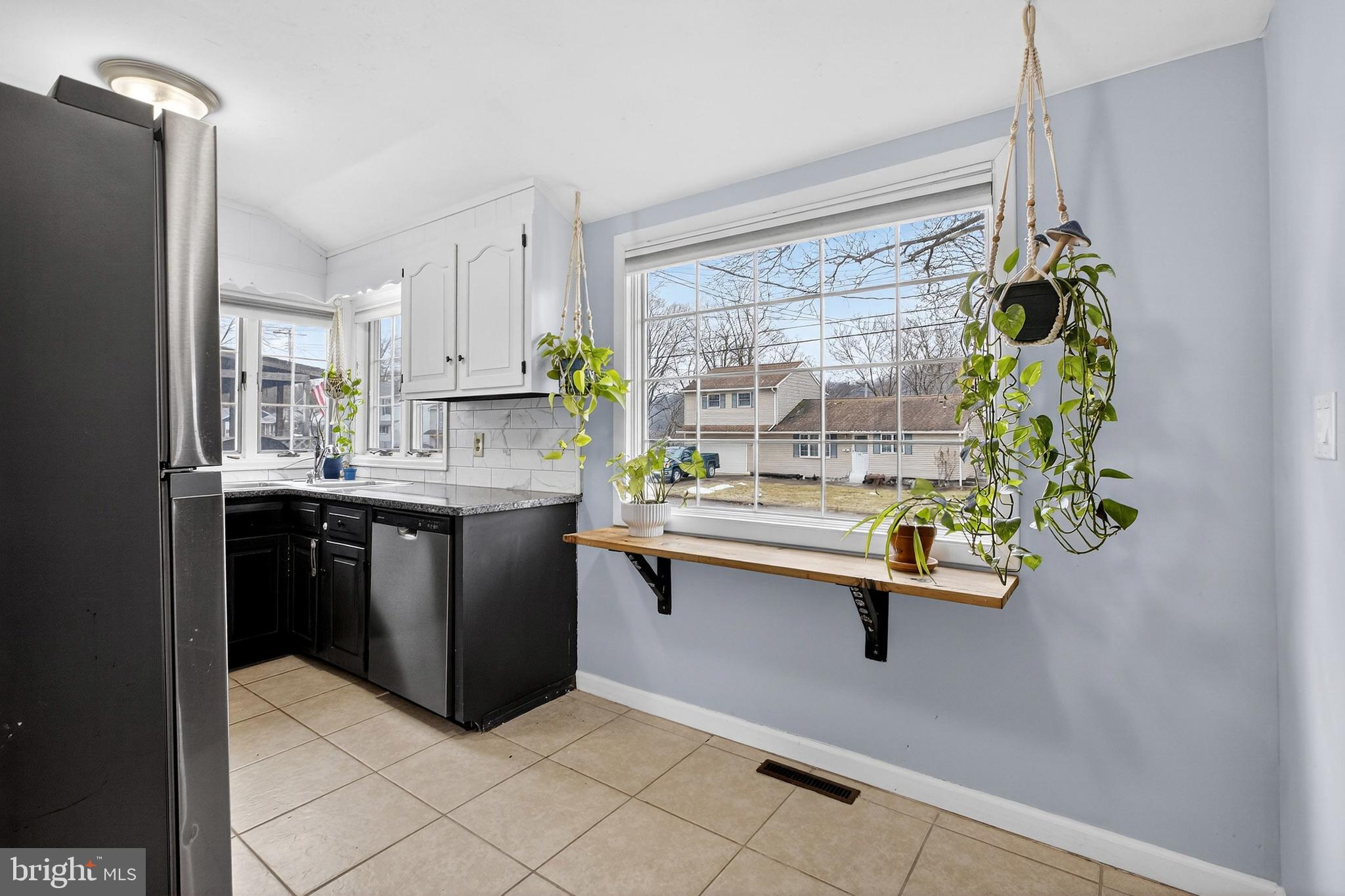 135 Riverview Road Phillipsburg, NJ 08865 - Photo 12 of 37