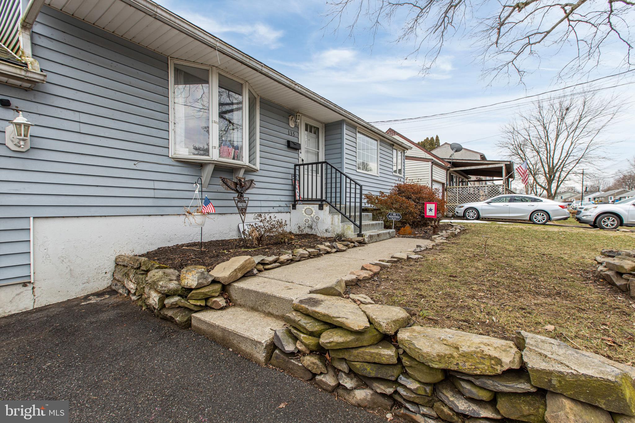 135 Riverview Road Phillipsburg, NJ 08865 - Photo 5 of 37