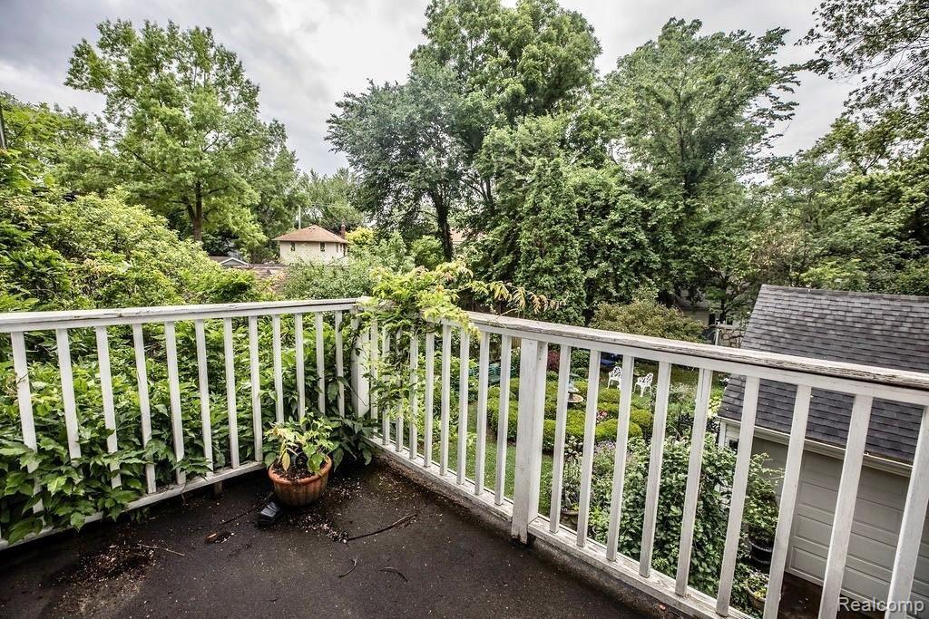 1605 Crooks Road Royal Oak, MI 48067 - Photo 19 of 37 Balcony off Bath.