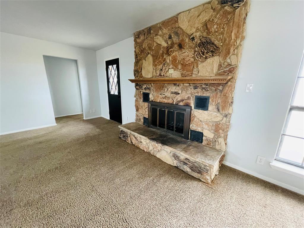 4203 Weiland Road Weatherford, TX 76088 - Photo 8 of 29 a view of livingroom with furniture