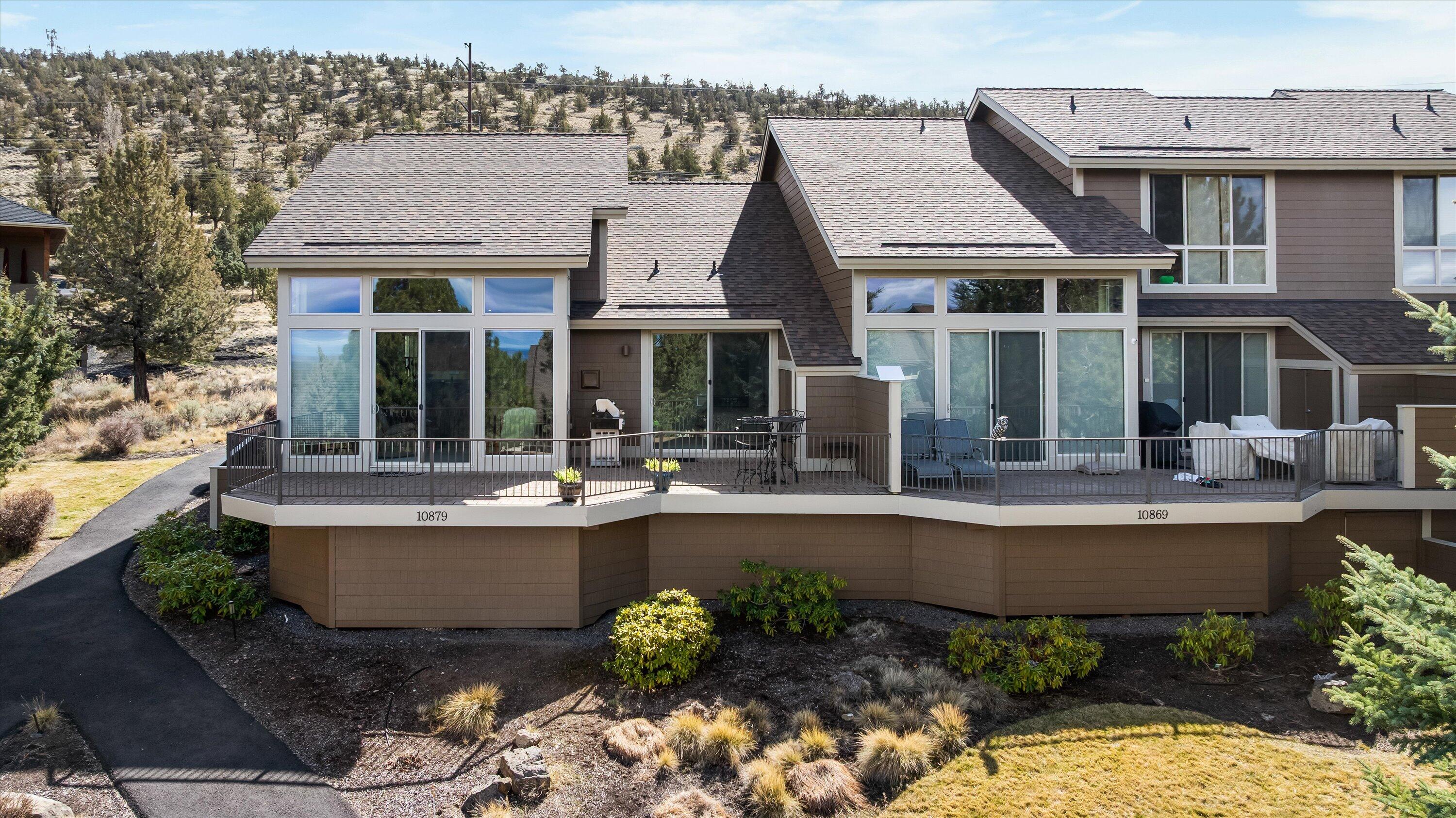 10879 Village Loop Redmond, OR 97756 - Photo 30 of 37 Deck view