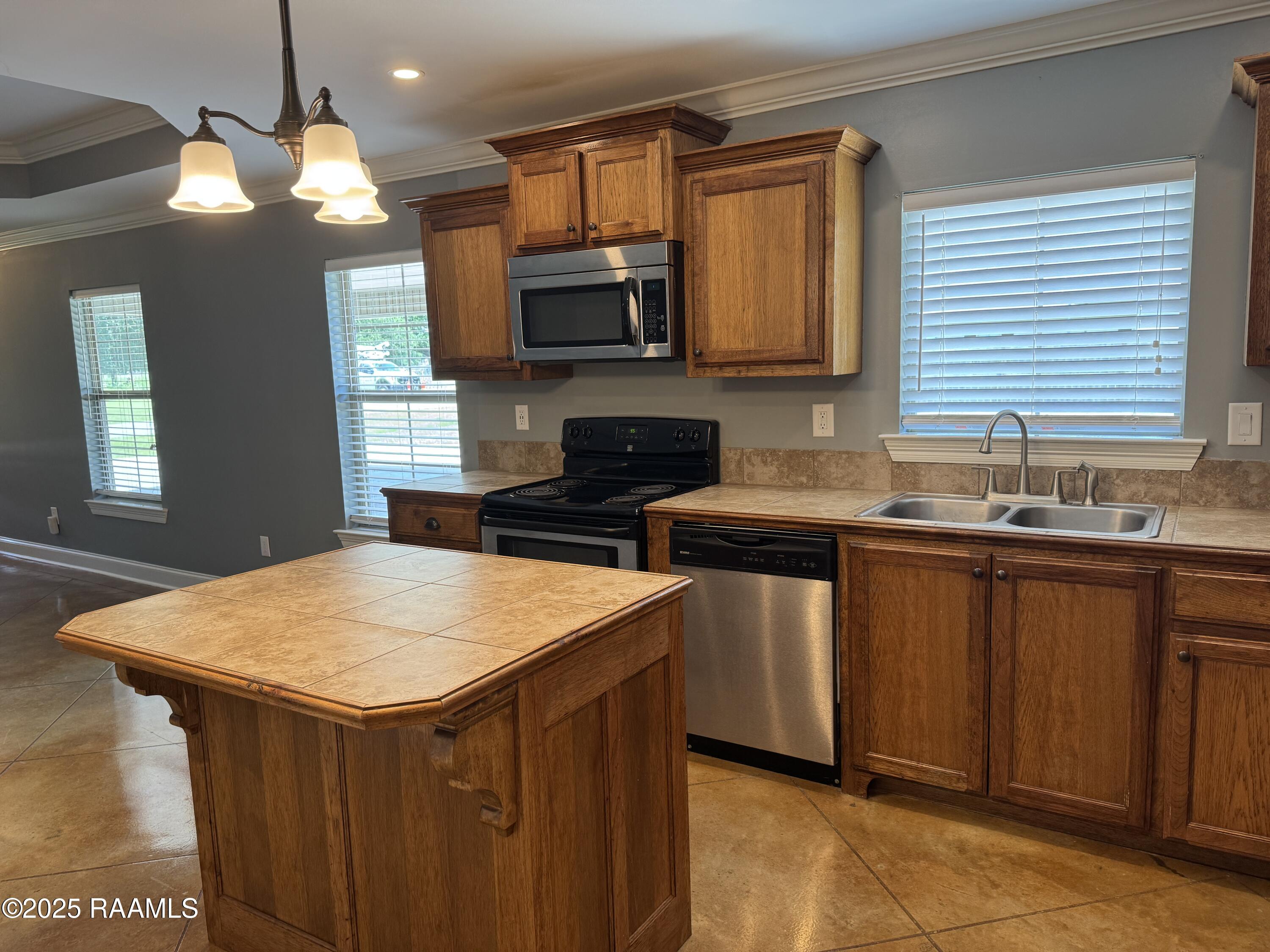 105 Ridge Run Lane Carencro, LA 70520 - Photo 6 of 19 Kitchen w/Appliances