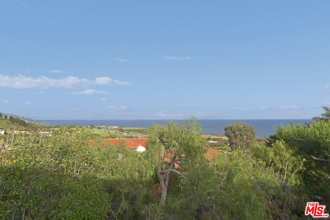 24728 Vantage Point Terrace Malibu, CA 90265 - Photo 29 of 36