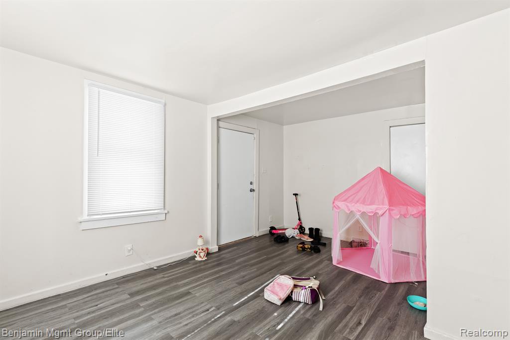 8206 Rivard Avenue Warren, MI 48089 - Photo 8 of 26