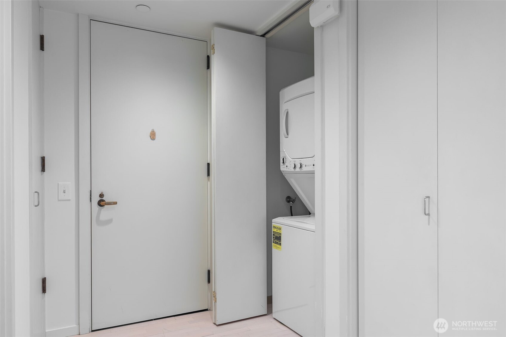 98 Union Street, Unit 408 Seattle, WA 98101 - Photo 24 of 30