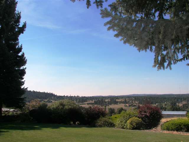 3401 South Eastern Road Spokane, WA 99223 - Photo 2 of 9