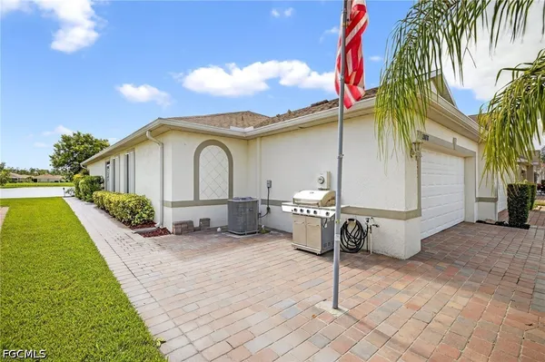 $2,050 | 20038 Fiddlewood Avenue, North Fort Myers, FL 33917