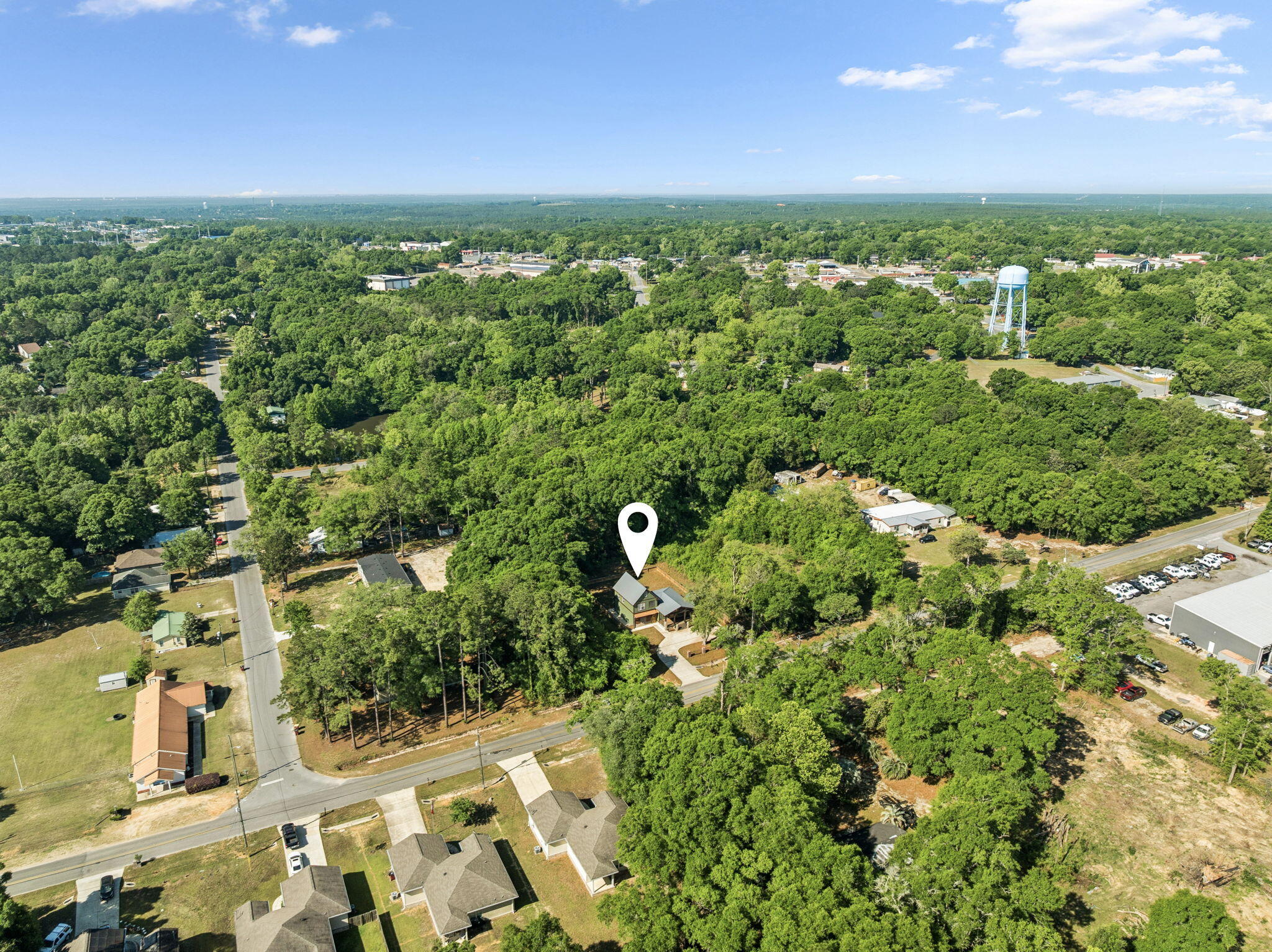 981 East Chestnut Avenue Crestview, FL 32539 - Photo 4 of 42 4Array_981EChestnutAve-4