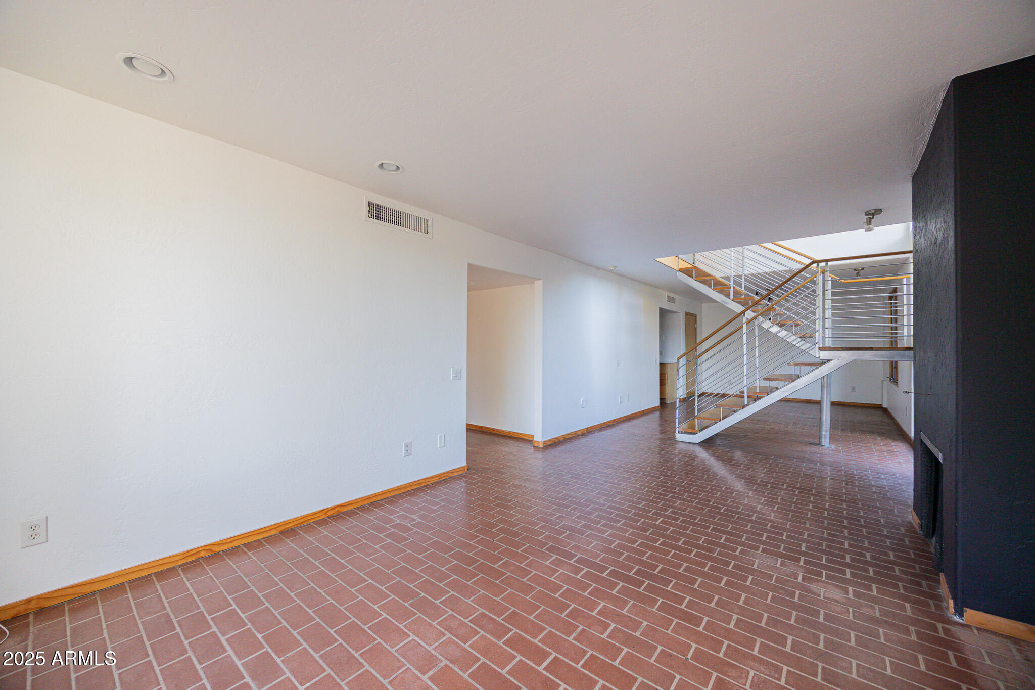 7110 North 7th Avenue Phoenix, AZ 85021 - Photo 5 of 24 6