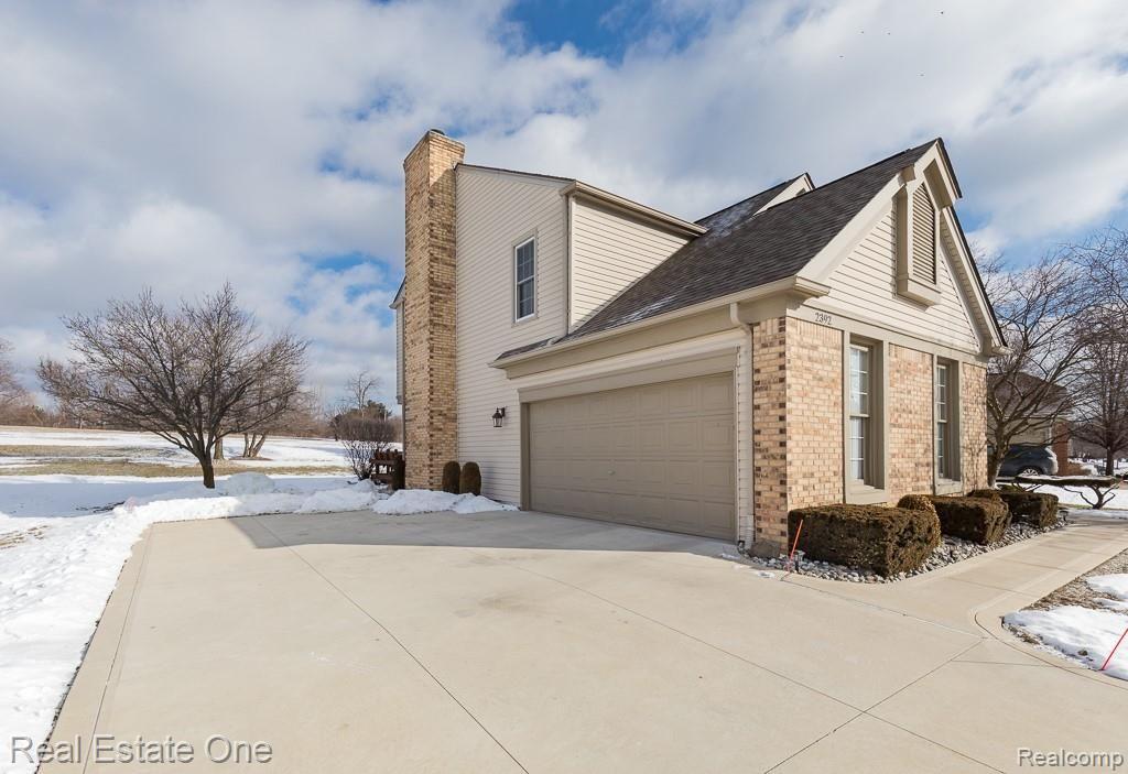 2392 Pleasant View Drive Rochester Hills, MI 48306 - Photo 2 of 39