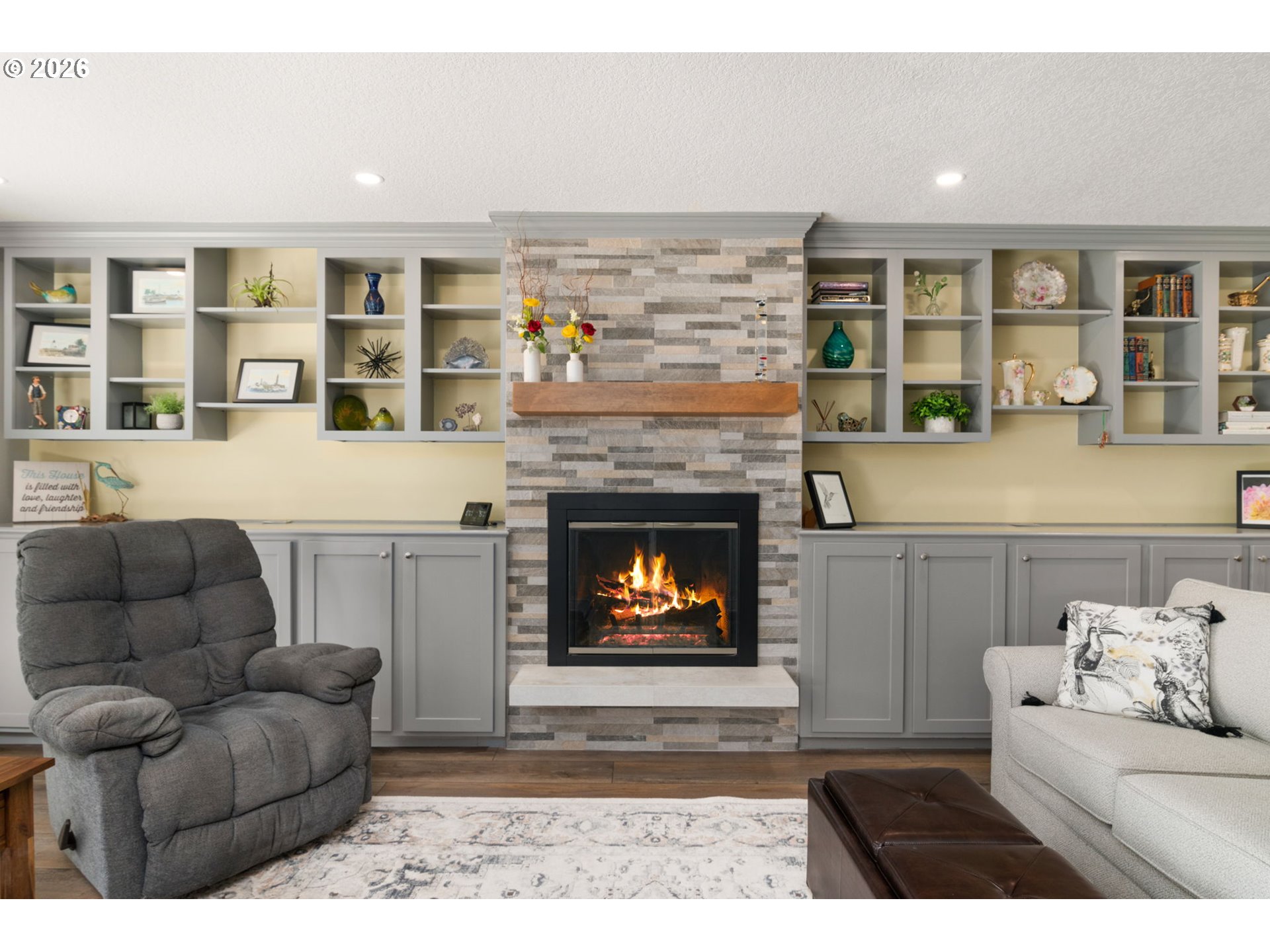1200 Northeast Territorial Road, Unit 12 Canby, OR 97013 - Photo 13 of 38 a living room with furniture and a fireplace