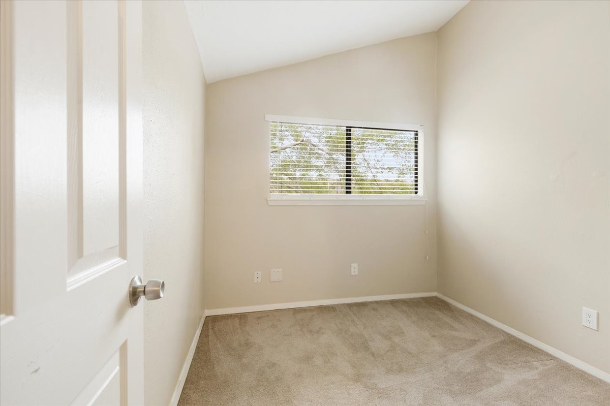 3502 Ocee Street, Unit 3502 Houston, TX 77063 - Photo 17 of 25 an empty room with a window