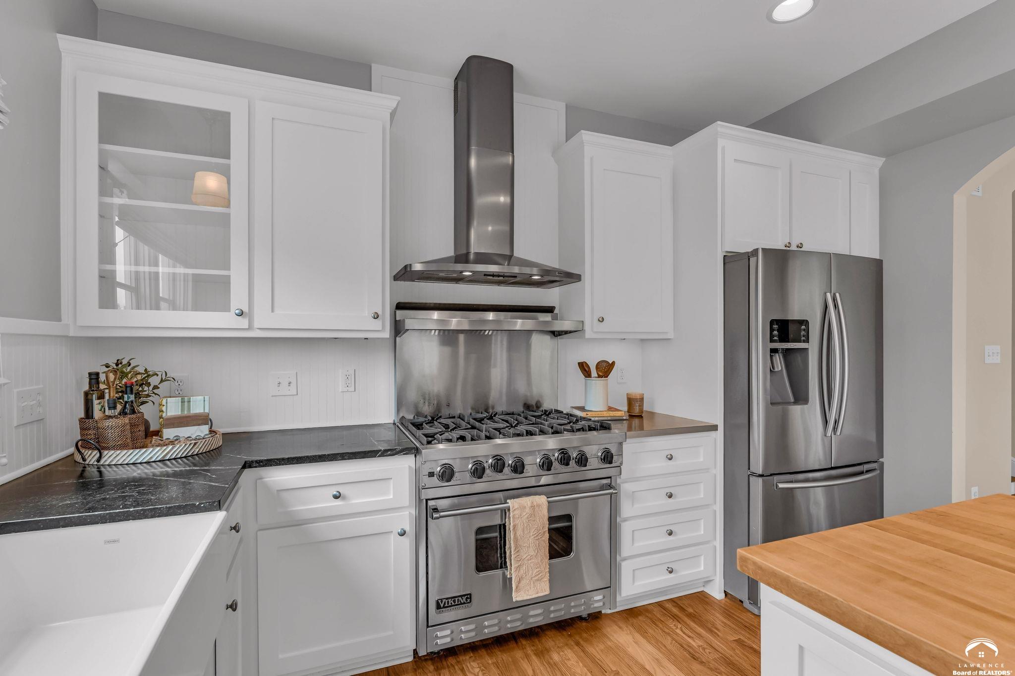 2812 Stratford Road Lawrence, KS 66049 - Photo 13 of 59 Gallery Image 13