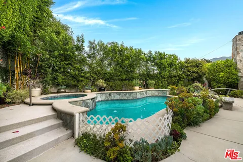 $4,295,000 | 9921 Toluca Lake Avenue, Toluca Lake, CA 91602