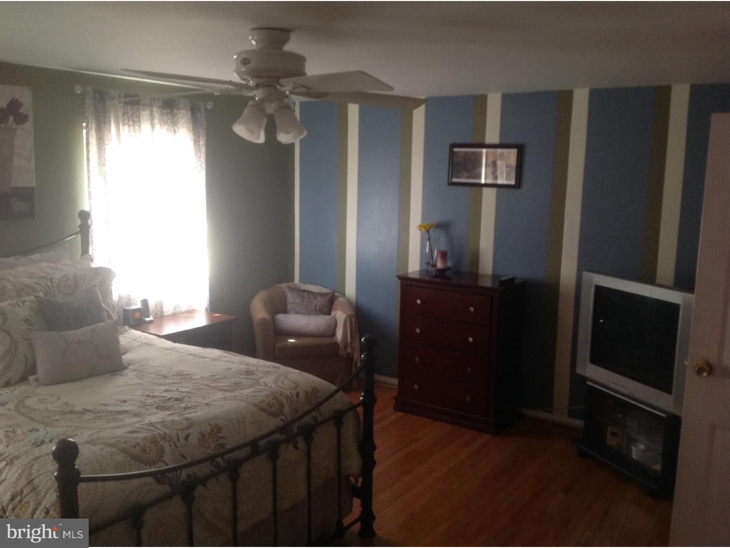 12453 Barbary Road Philadelphia, PA 19154 - Photo 17 of 25 Gallery Image 17