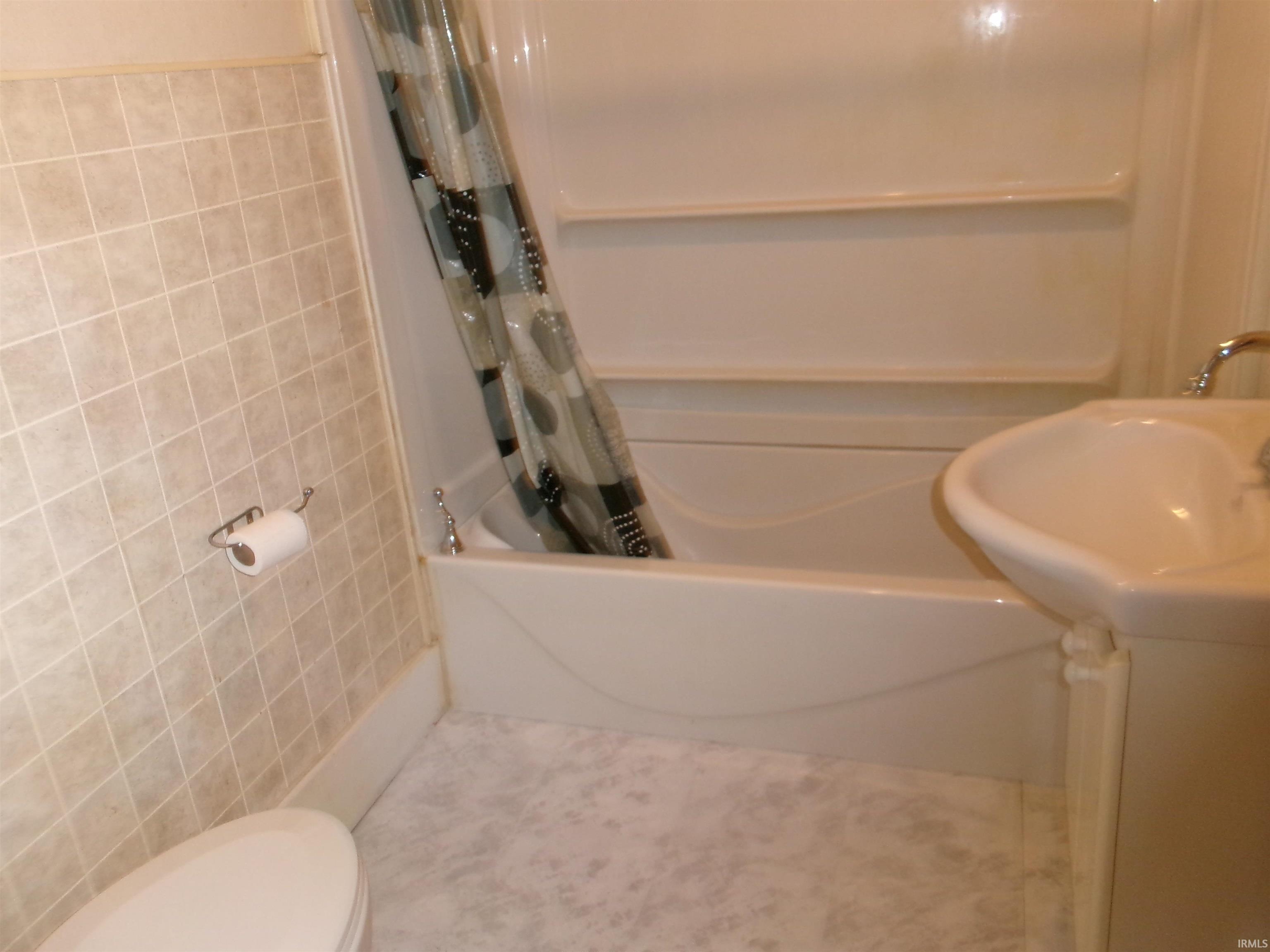 114 West 7th Street Peru, IN 46970 - Photo 6 of 11