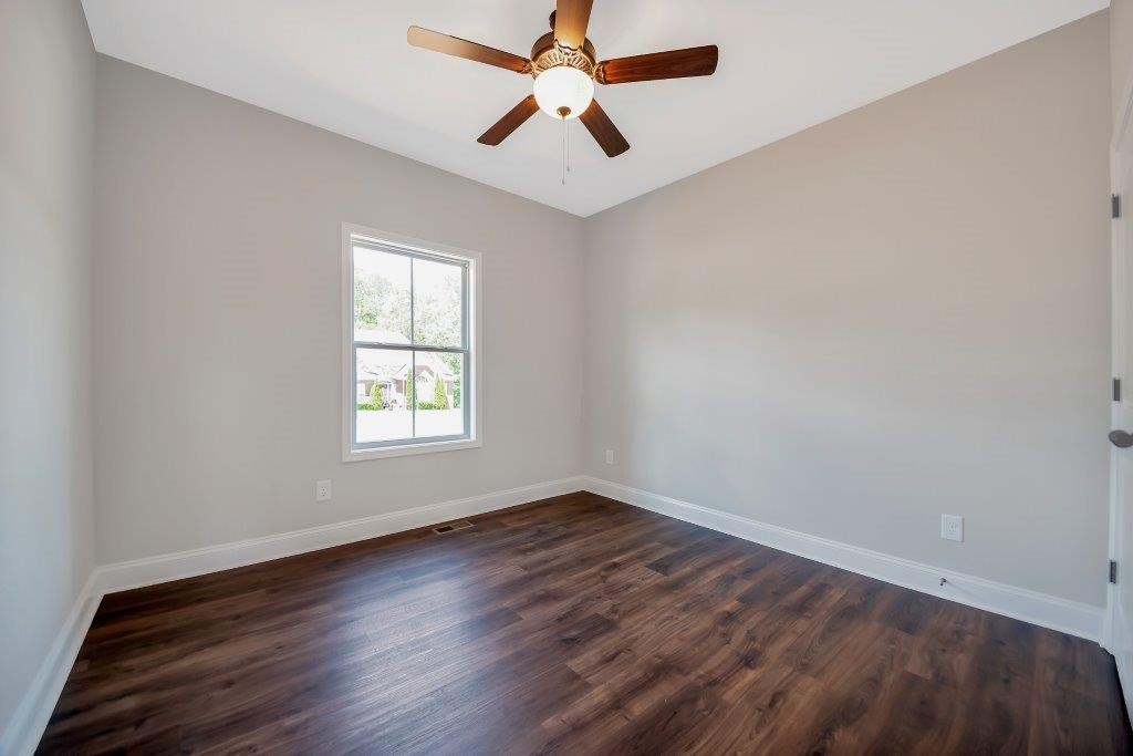 2994 Surrey Ridge Road Clarksville, TN 37043 - Photo 13 of 30 Gallery Image 13