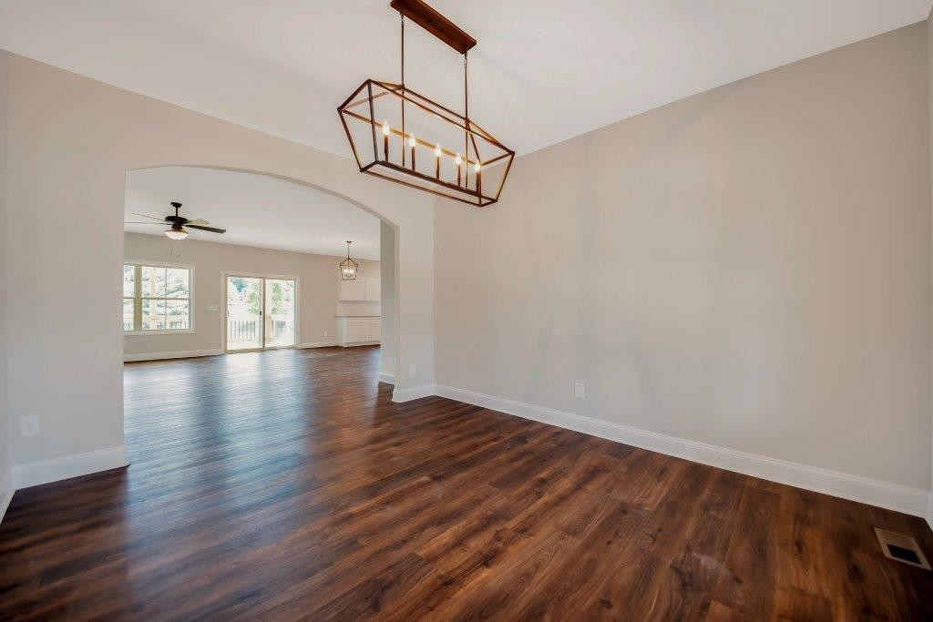 2994 Surrey Ridge Road Clarksville, TN 37043 - Photo 3 of 30 Gallery Image 3