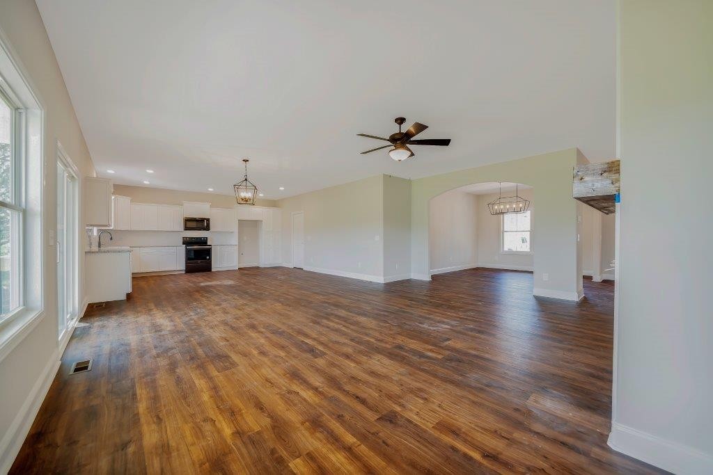 2994 Surrey Ridge Road Clarksville, TN 37043 - Photo 22 of 30 Gallery Image 22