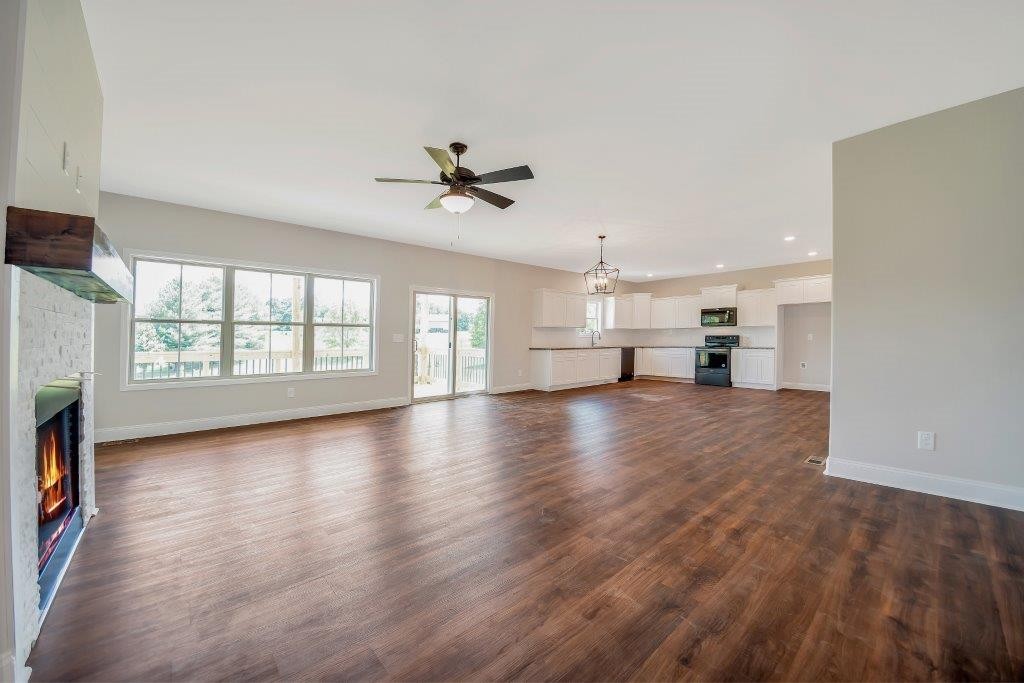 2994 Surrey Ridge Road Clarksville, TN 37043 - Photo 25 of 30 Gallery Image 25