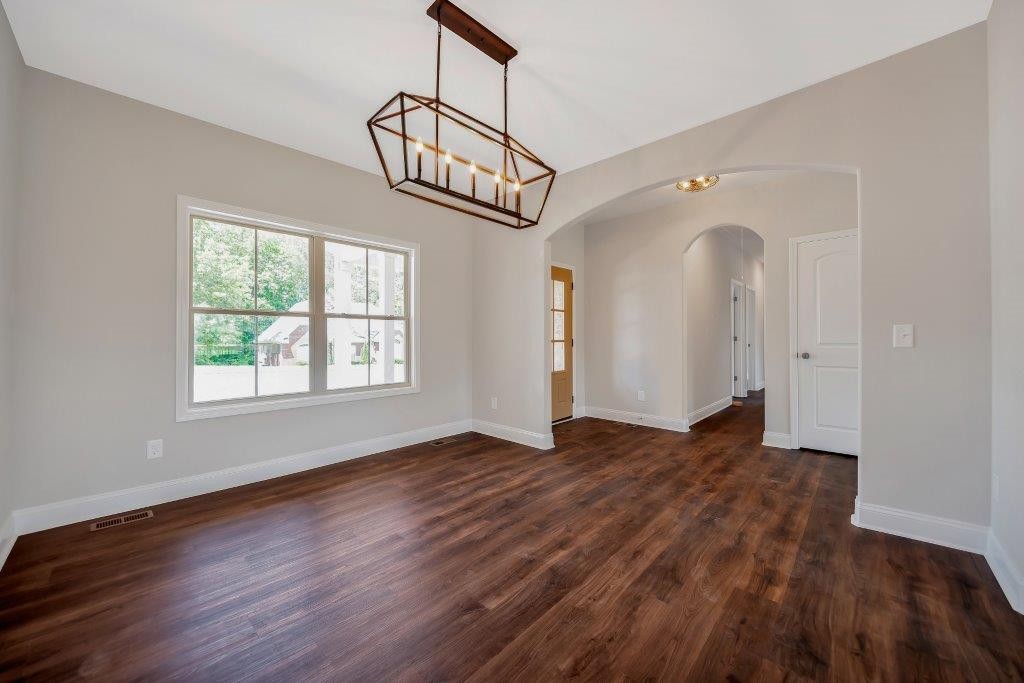2994 Surrey Ridge Road Clarksville, TN 37043 - Photo 4 of 30 Gallery Image 4