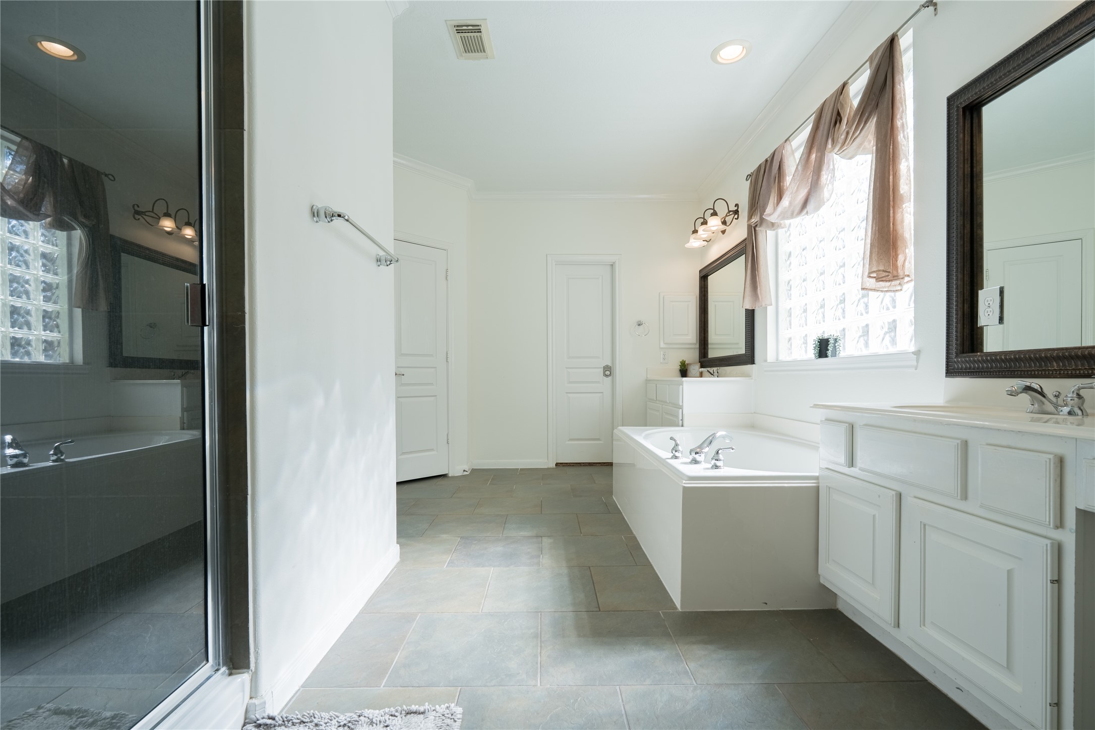 22 Regan Court Spring, TX 77382 - Photo 25 of 46