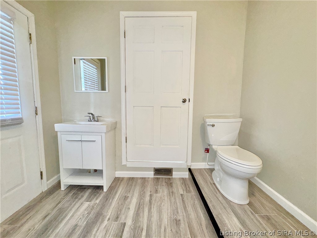 1927 West Booe Road Austin, IN 47102 - Photo 13 of 27 Main Bathroom