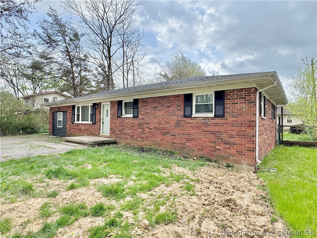 1927 West Booe Road Austin, IN 47102 - Photo 4 of 27 Front