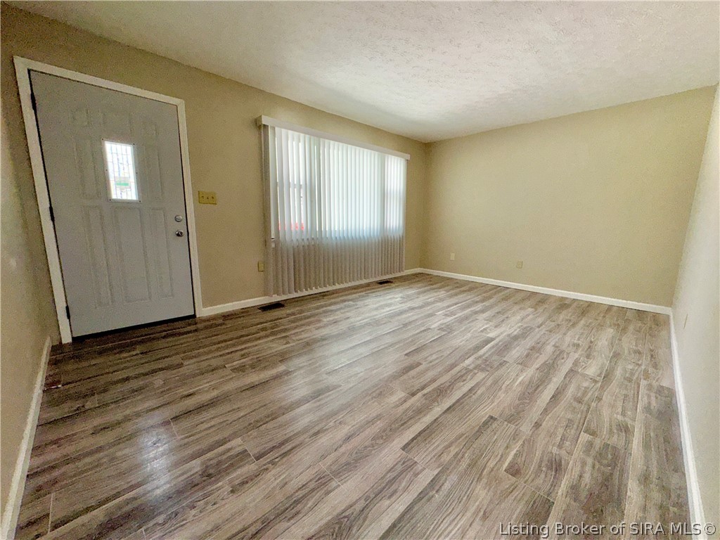 1927 West Booe Road Austin, IN 47102 - Photo 8 of 27 Living Room