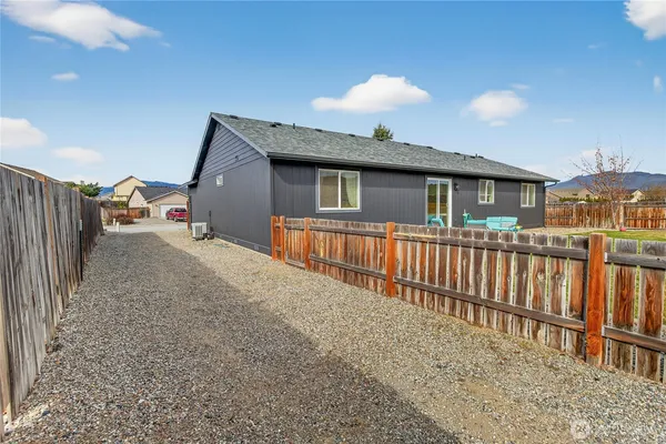 $495,000 | 2532 Aviation Drive, East Wenatchee, WA 98802