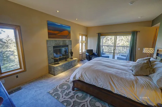 $1,295,000 | 53025 Cedar Crest Drive, Pine Cove, CA 92549