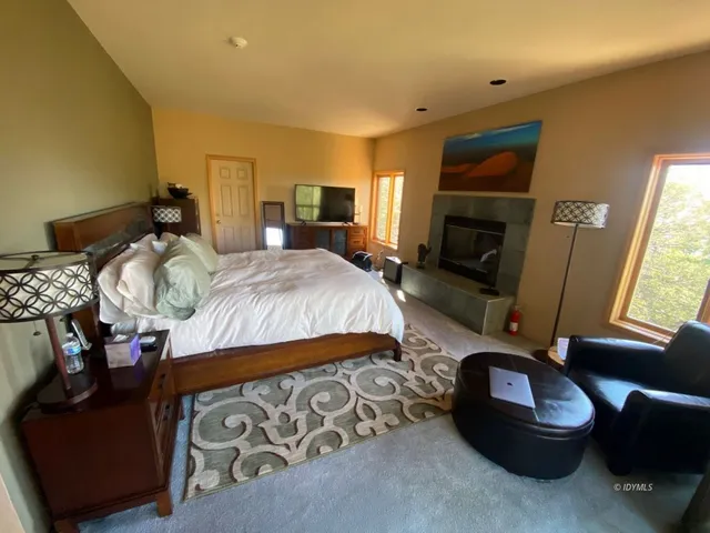 $1,295,000 | 53025 Cedar Crest Drive, Pine Cove, CA 92549