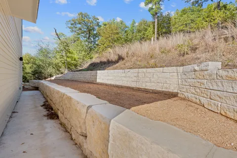 $325,000 | 143 Onini Court, Bastrop, TX 78602