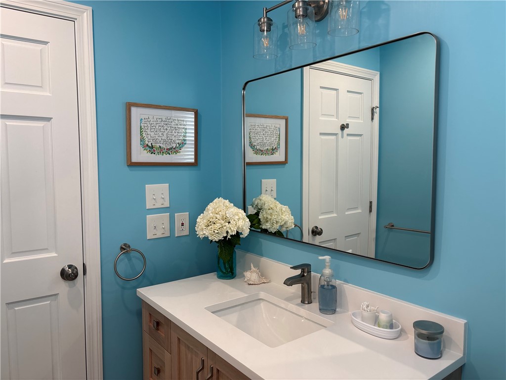 28 Mast Court Middletown, RI 02842 - Photo 26 of 36