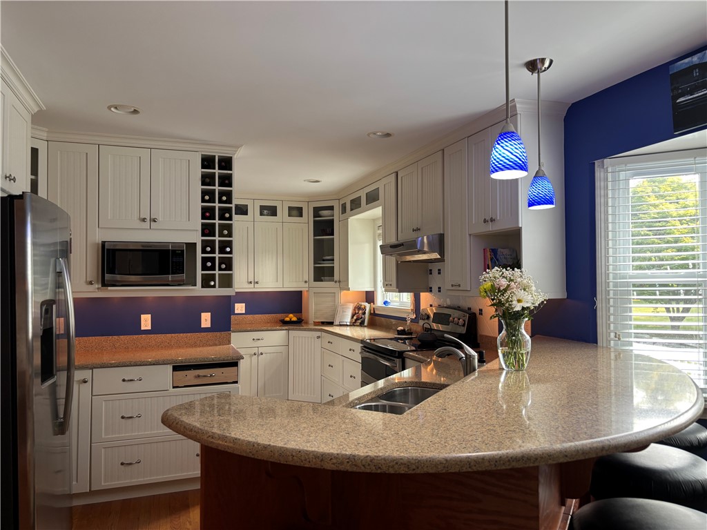 28 Mast Court Middletown, RI 02842 - Photo 34 of 36