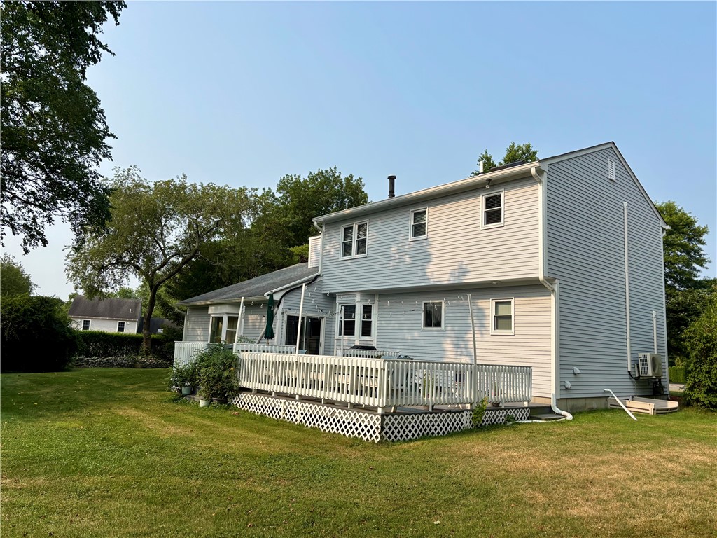 28 Mast Court Middletown, RI 02842 - Photo 4 of 36
